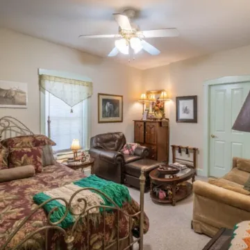 Stone Haus Bed & Breakfast