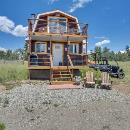 Secluded Jefferson Cabin w/ Deck + Mountain Views!