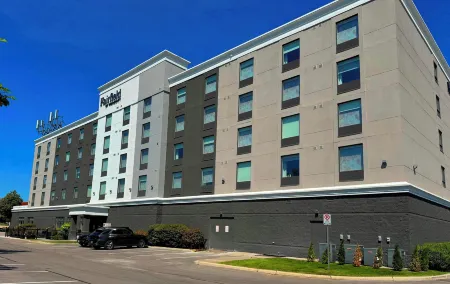 Fairfield Inn & Suites Newmarket Отели рядом с достопримечательностью «Орора Коммьюнити Арборетум»