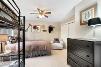 Family Fun Getaway - 3 Story Condo