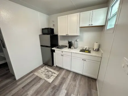 WELCOME TO MI LITTLE CASITA with WiFi, AC in private place in Seffner