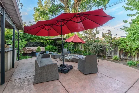 Sequoia Parks Coast Wineries Skiing-Enjoy Hot Tub Firepit Outdoor Kitchen