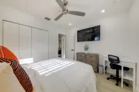 Private Yard! Getaway 3 Mi to Hard Rock Stadium - 3-Star