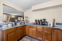 拉皮德城羅德威飯店