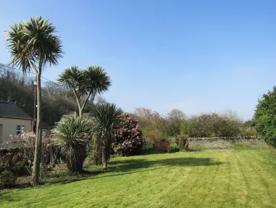 Auld Schoolhouse Sleeps 8 (3 Bedroom) Hotels near Castle Kennedy Gardens
