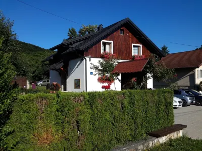 Lake House فنادق في 