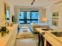 LIV - Apartment 705 Comfortable and Fully Equipped Hotels near Botanic Garden