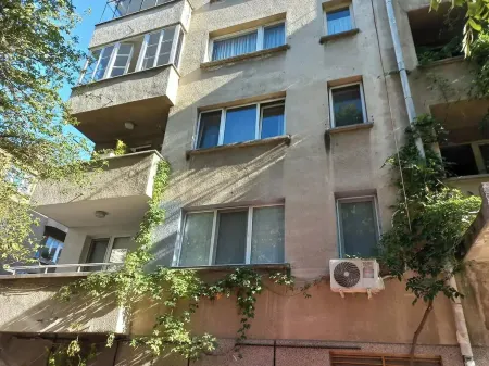 Apartment next to NDK, Medical Academy, 22 ESPU