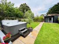 The Foreman's House, Exclusive Adults only Luxury Accommodation, Entire House Hotels in Halstead