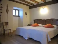 Casa Martikonea for 16 people Hotels in Ultzamaldea