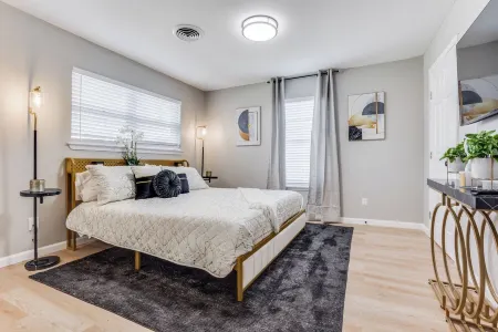 Charming, nicely furnished, 4-bedroom House in Richardson