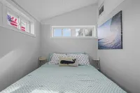 Coastal Cottage in Pt.Judith Walk to Beaches, BI Ferry, Ice Cream,Aunt Carries.