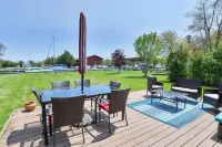 BEAUTIFUL WATER FRONT AND BOATER LOVER Hotel a Ramara