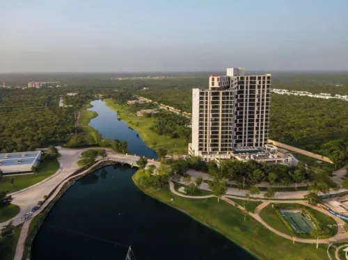 Modern apartment with lake view in Merida