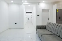 Reo's Smart Haven: Chic & Comfy