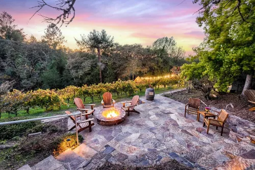 Stunning Sauna Cottage Retreat on Private Vineyard