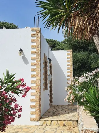 SILVER MOON at Agia Marina Leros Отели рядом с достопримечательностью «A LA MODE»