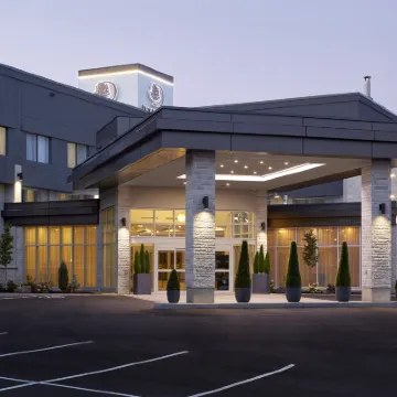 DoubleTree by Hilton Montreal Airport โรงแรมใกล้สนามบินมอนทรีออล ปิแอร์ อิลเลียต ทรูโด