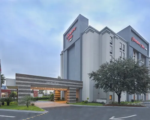 Hampton Inn by Hilton Monterrey/Galerias-Obispado Hotels near Obispado Museum