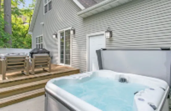 Weko Beach Retreat, Hot Tub, Fire Pit & Near Lake Michigan