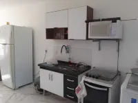 Kitnet Branca, Pertinho da Praia e com Muita paz e Sôssego. Vem Conferir