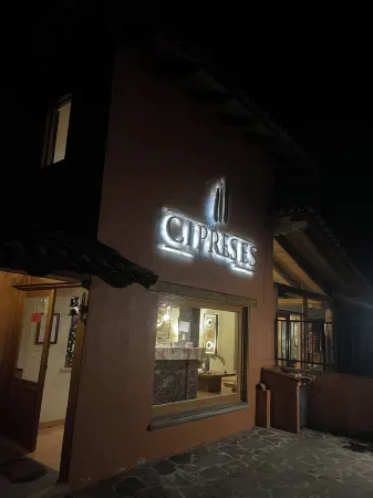 Cabaña 100% de Lujo con Hermosos y Amplios Jardines