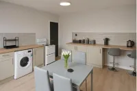 Modern 3-Bed Duplex Apartment – Steps from Leeds Arena & City Centre