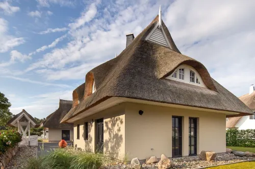 Thatched Roof Vacation Home Heimathafen in Fuhlendorf am Bodden Hotels in Fuhlendorf