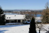 Vacation home Traumblick directly on the lake in Bad Weißenstadt in the Fichtelgebirge. Hotel a WeiBenstadt