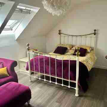 3-Bed Modern Town House Newbury Racecourse Rooms