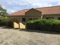 Castleton 19B Family friendly  apartment, in a secure resort, in Plettenberg Bay