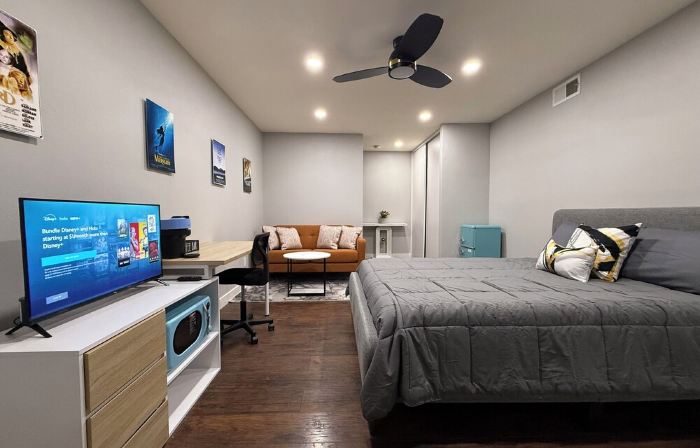 Cozy private entrance studio w/ Golf Course View