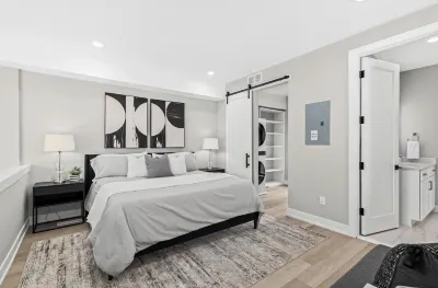 Luxury Two Story Condo Loft Style Downtown Rochester Hills Hotel in zona Banana Republic