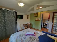 Coquette Tiny-House 5 minutes' walk from all amenities, close to must-sees Hotels in Joyeuse