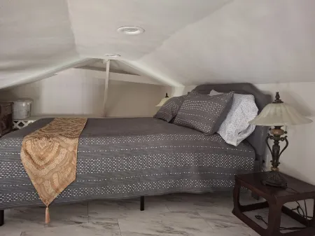 Cozy 1-bedroom apartment in charming West Covina with AC, WiFi