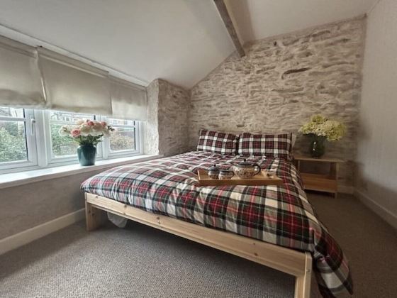Little Cottage, Big Character! A great base for exploring South Wales