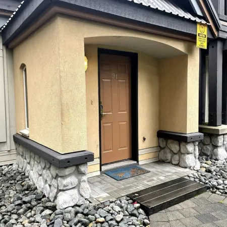 Cozy Village Townhome- Free Parking!