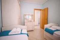 Sapphire Beach House Eretria - Villas