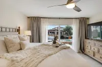 SOL HAUS Waterfront + Heated Saltwater Pool/Spa