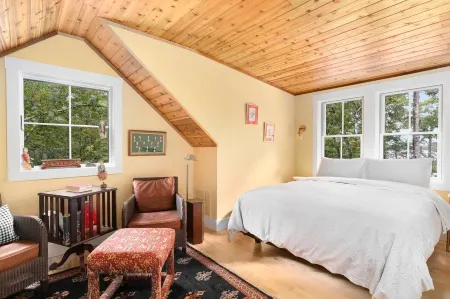 Charming Luxury 3-bedroom cottage in South Kingstown