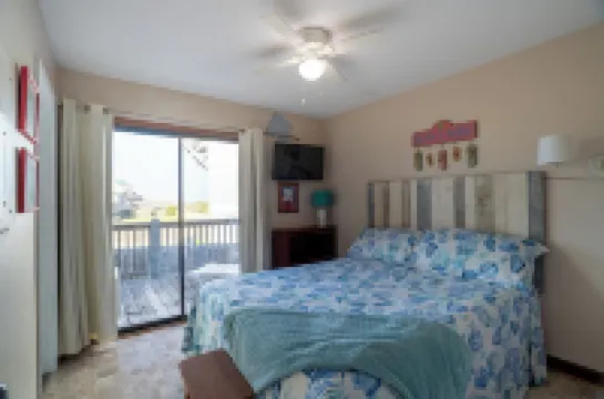 2 Bd 2 Ba Townhome~Ocean Views and Sounds~Private Beach Access