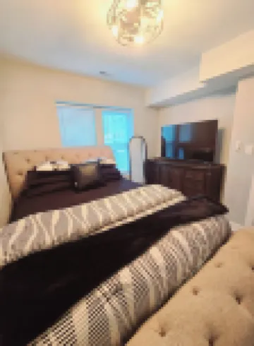 Cozy & Near Downtown, Hyde Park & the Metra Hotels near متحف برونزفيل للأطفال