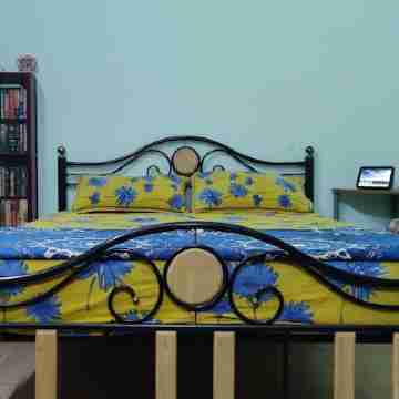 Fabulous apartment room with WiFi in bustling Bengaluru Rooms