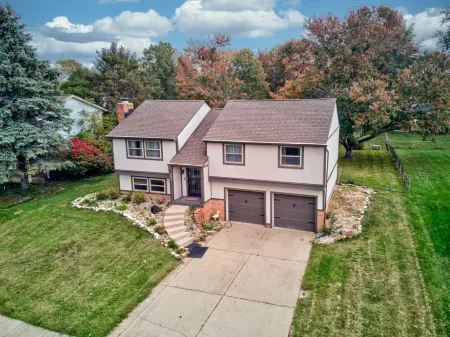 Charming 3-Bedroom Retreat Near Indianapolis