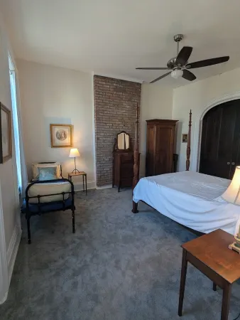 2 Min to RPI  Modern Space + Fast WiFi Отели рядом с достопримечательностью «Ренсселерский политехнический институт»