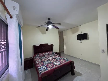 3-bedroom house in fantastic Cabrera with AC, WiFi Отели рядом с достопримечательностью «Playa de Caletón Grande»