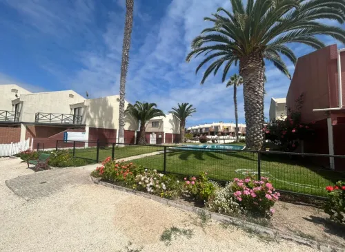 Enjoy the whole year in the best of Chile, in a charming little house! Hotels in Caldera