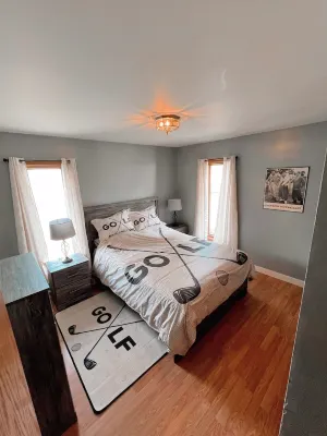 Charming 4-bedroom house located on Deer Run Golf Course. Perfect location!!!! Hotels in der Nähe von Ledge View Nature Center