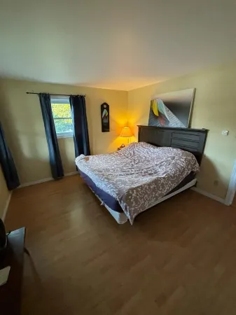 3-Bedroom Cottage Small Quiet Lake.Perfect for Nature Lovers & Trail Enthusiasts Отели в г. Банкрофт