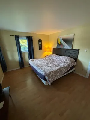 3-Bedroom Cottage Small Quiet Lake.Perfect for Nature Lovers & Trail Enthusiasts Hotels in Bancroft